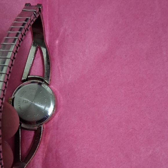 Chic Two-Tone Women's Watch - Picture 5 of 7